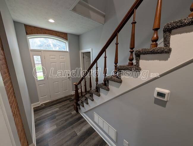 Building Photo - Fully Renovated Historic Home with First-Floor Primary Suite