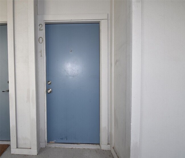 Building Photo - 207 Pierce St