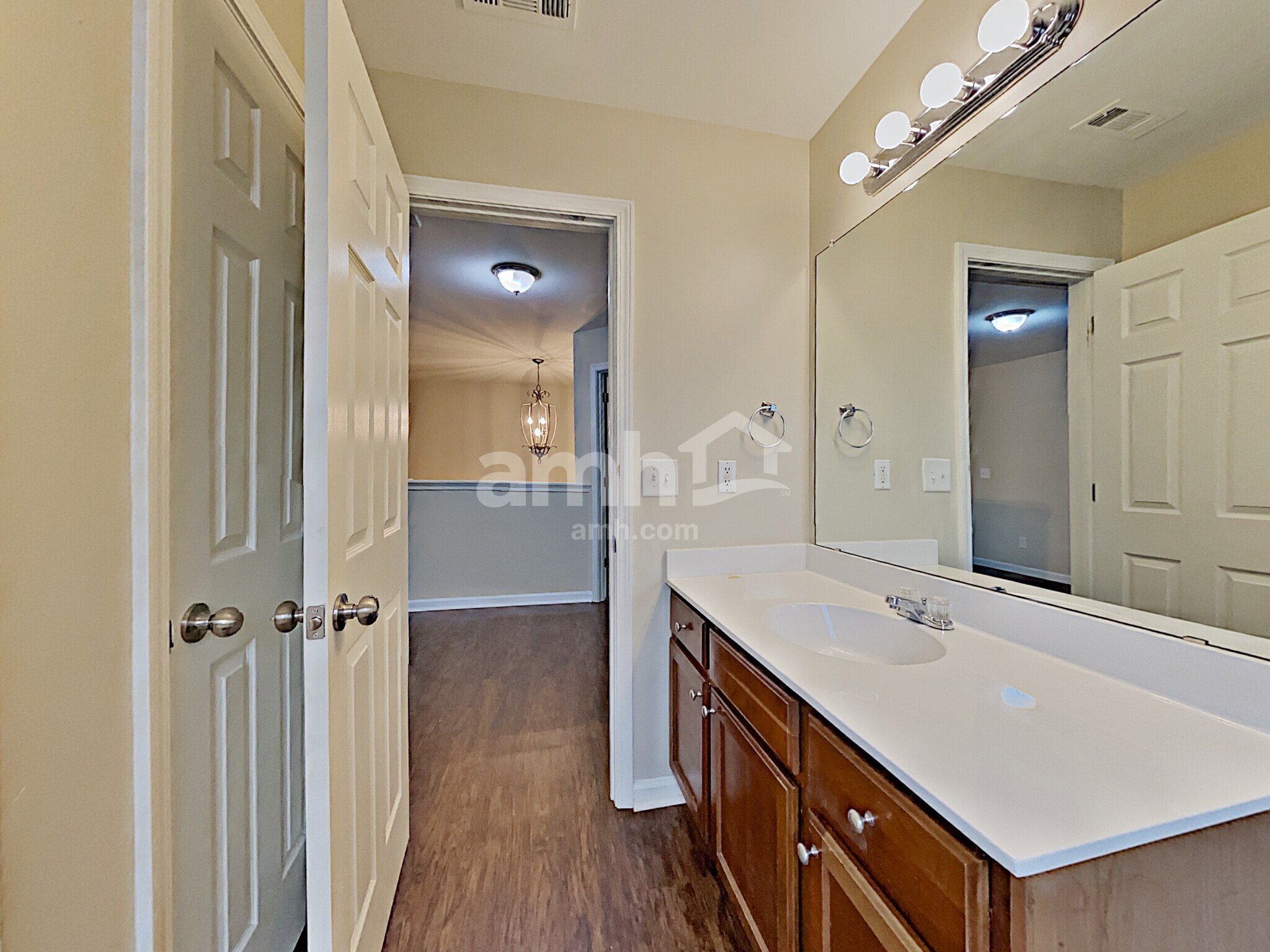 Building Photo - 55 Palisades Dr