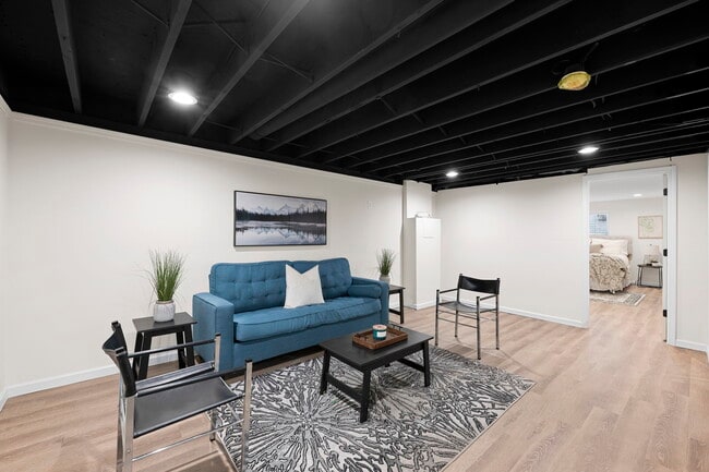Building Photo - 7944 Lavington Dr