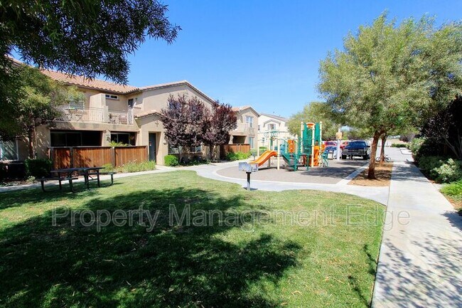 Building Photo - 41905 Davenport Way