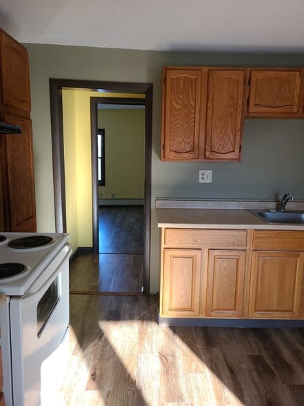 Building Photo - 372 Franklin St