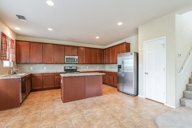 Building Photo - 24262 Invitation Oak