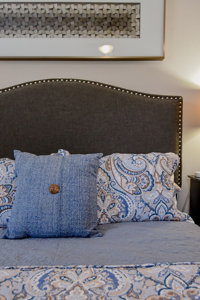 Building Photo - 2631 Oakland Ave