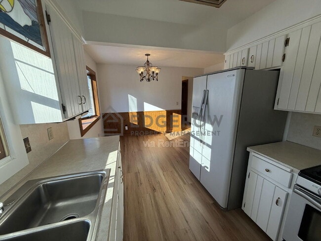 Building Photo - 2540 Ancient Dr SW