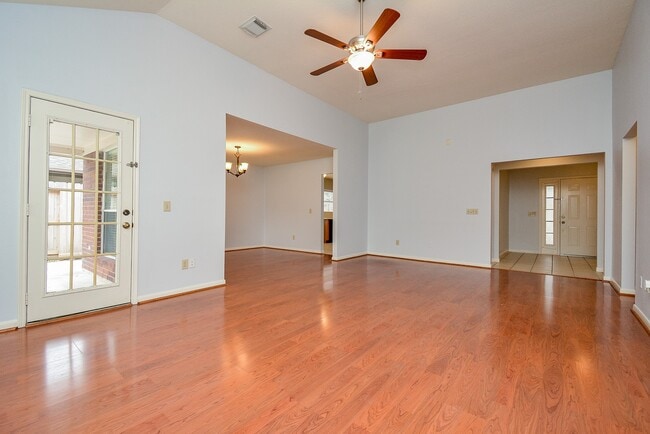 Building Photo - 1319 Irish Mist Ct