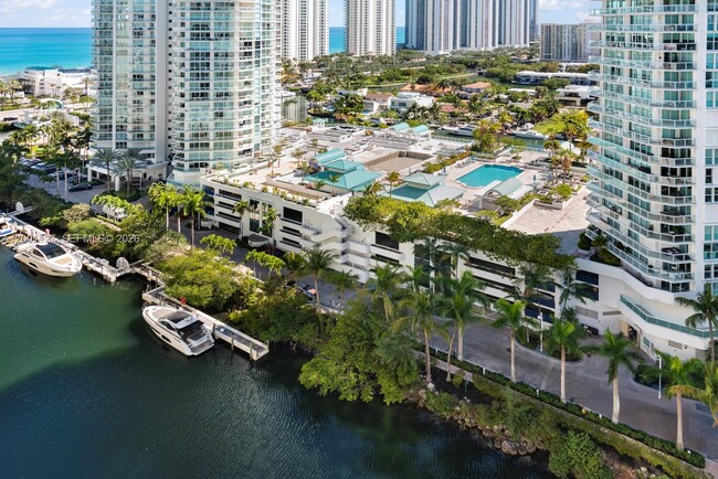 Building Photo - 300 Sunny Isles Blvd