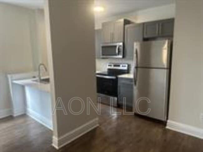 Building Photo - 922 N 2nd St