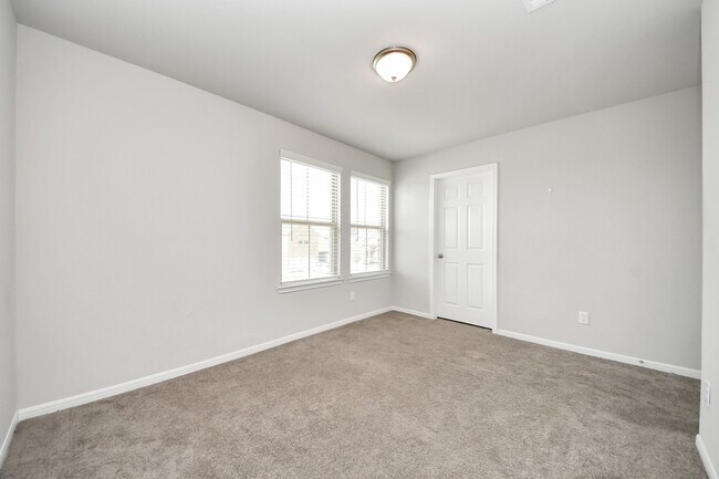 Building Photo - 13323 Colina Mdws Ln