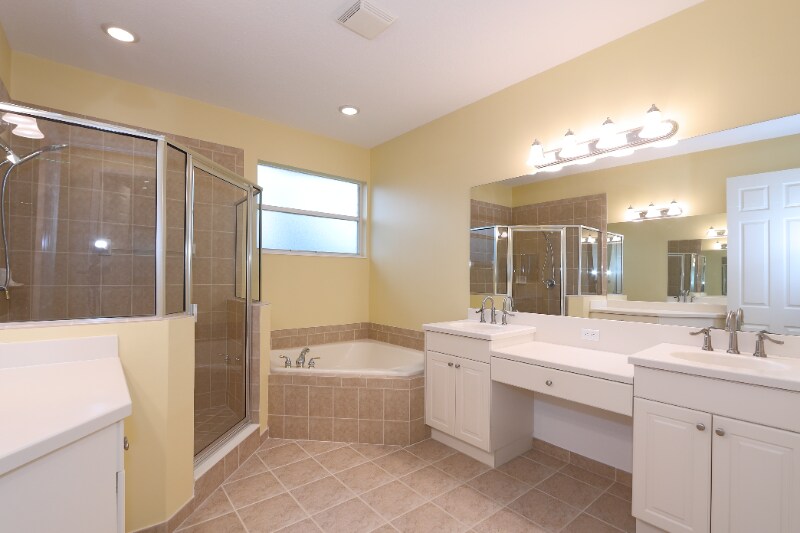 Building Photo - 407 SW Walking Path