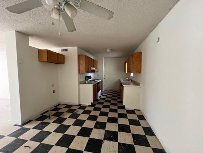 Building Photo - 20 Opal Mae