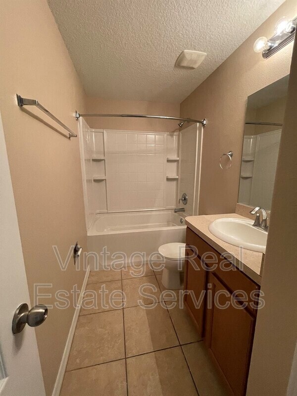 Building Photo - 10964 Keys Gate Dr