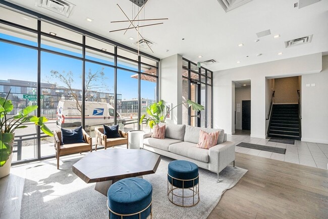 Building Photo - Beautiful Modern 1BR in Prime LoHi Locatio...