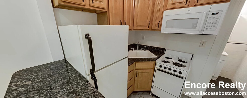 Primary Photo - 379 Commonwealth Ave