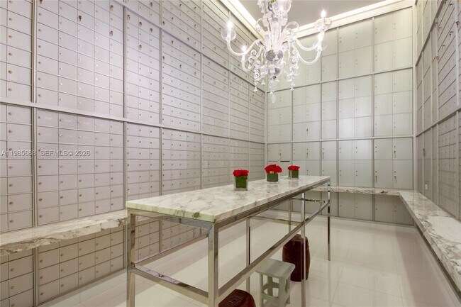 Building Photo - 495 Brickell Ave