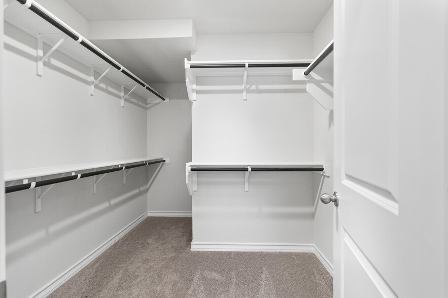 Building Photo - 12015 Topaz