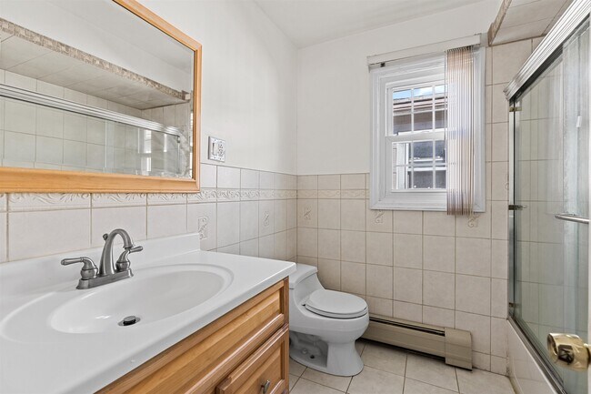 Building Photo - 407 Manila Ave