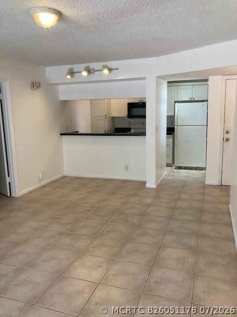 Building Photo - 8371 Royal Palm Blvd