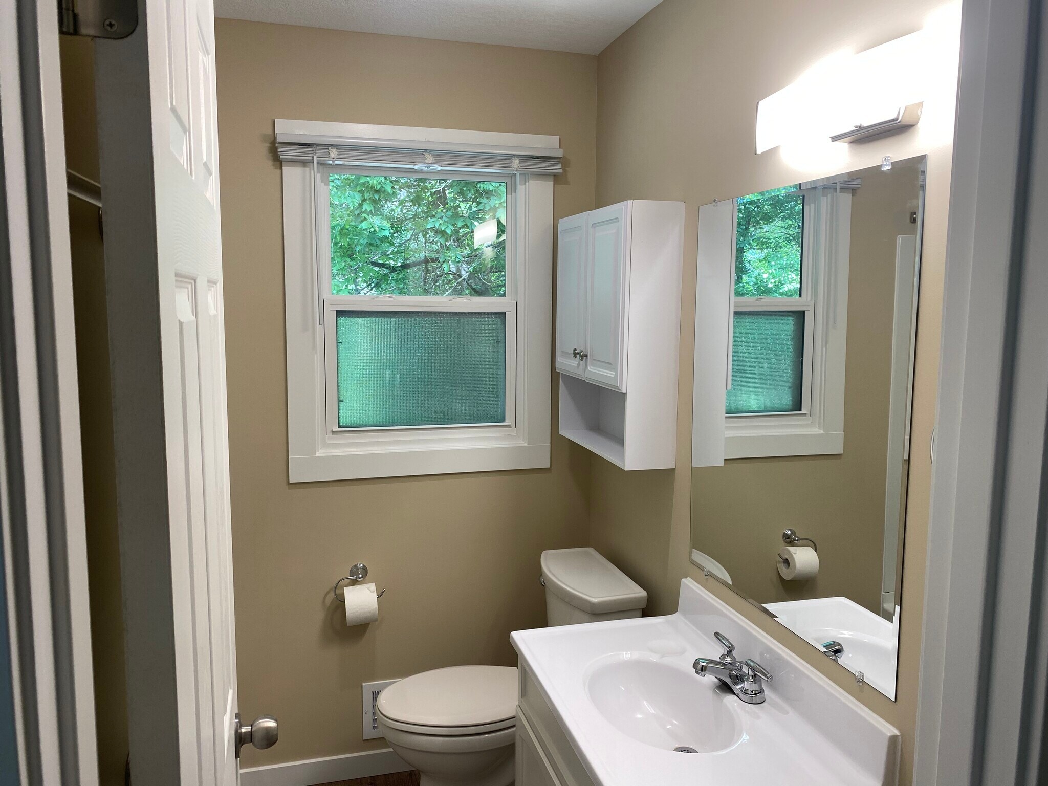 Bathroom - 10610 Johnson Cir