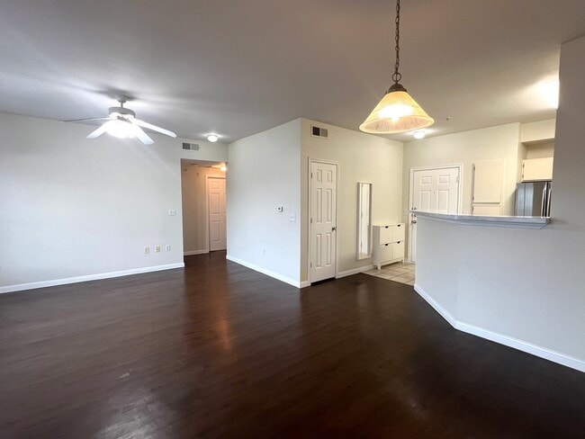 Building Photo - 2320 Gracy Farms Ln