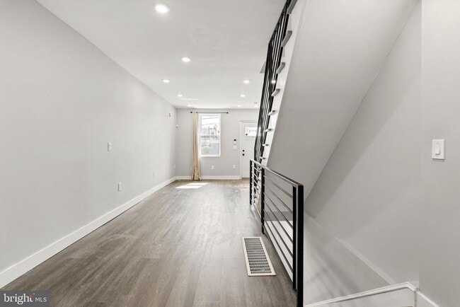 Building Photo - 2504 N Water St