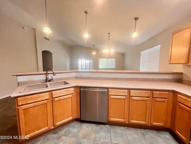 Building Photo - 2875 W Simplicity Dr