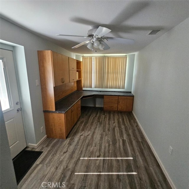 Building Photo - 746 River Dr