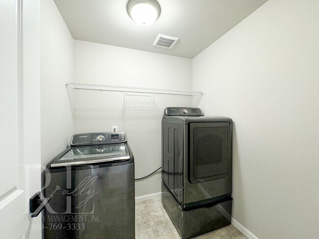 Building Photo - SUPERSIZED 5-Bd HOME