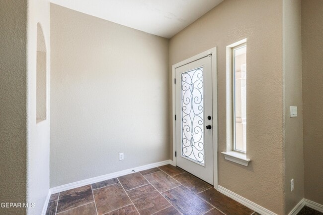Building Photo - 5525 Valley Cedar Dr