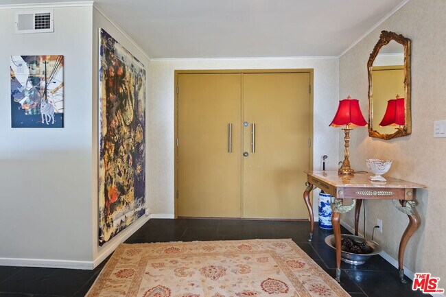 Building Photo - 1166 Las Pulgas Pl