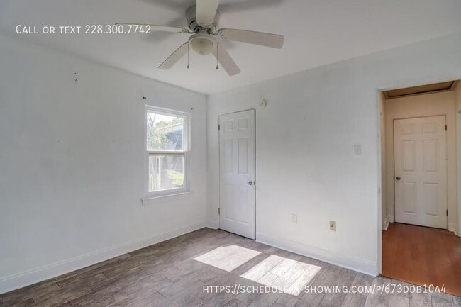 Building Photo - 1737 Ridgeway Dr