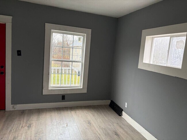 Building Photo - 9919 Stoughton Ave