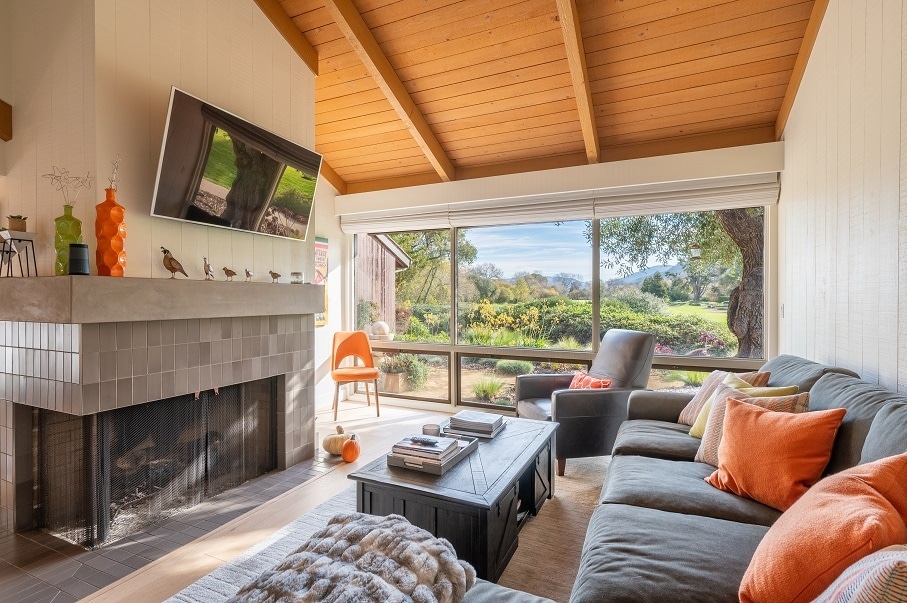Living Room - 7026 Valley Greens Cir