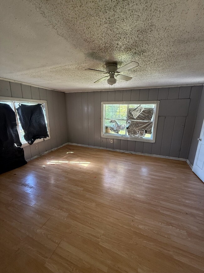 Building Photo - 3991 N Foster Dr