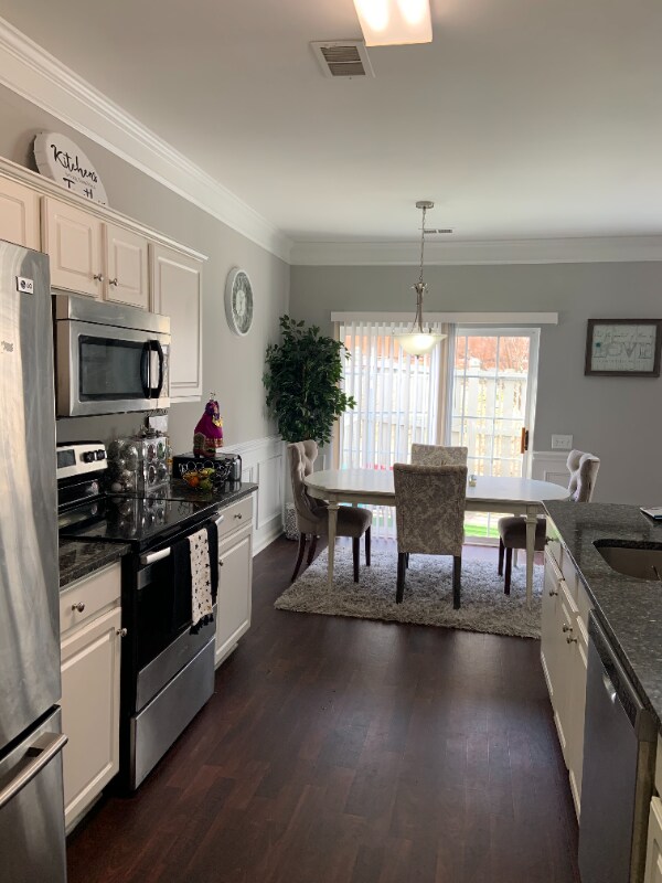 Building Photo - 8165 Kincaid Ct