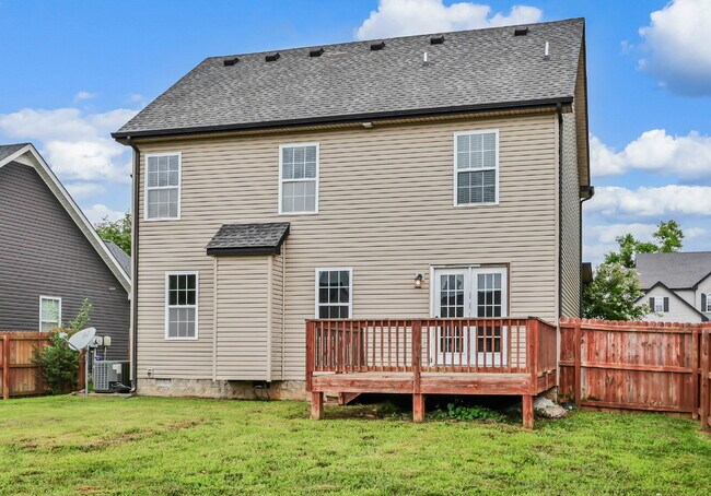 Building Photo - Wonderful 2-story home close to Ft. Campbell
