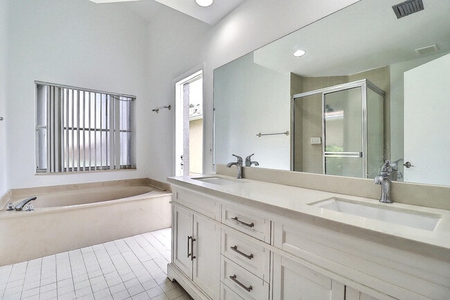 Building Photo - 9401 Aegean Dr