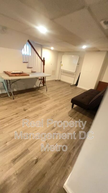 Building Photo - 1241 Monroe St NE