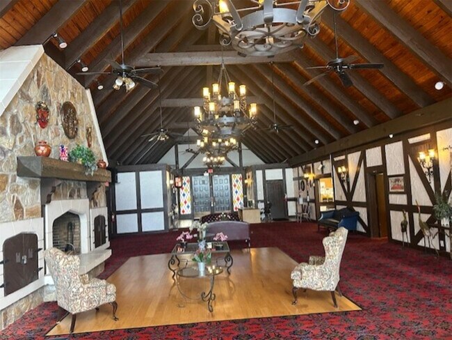 Building Photo - 3720 Inverrary Dr