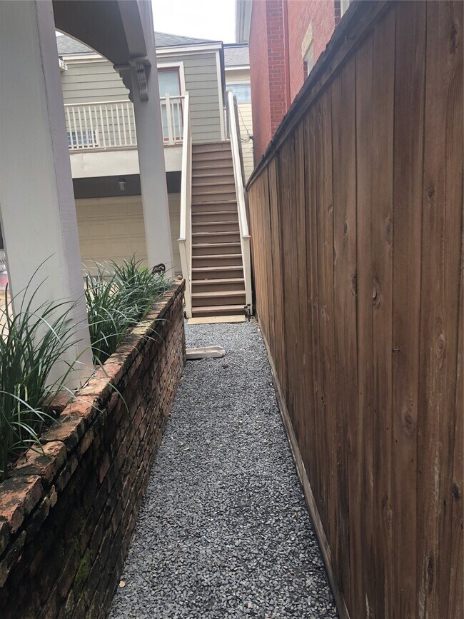 Building Photo - 1132 Oxford St