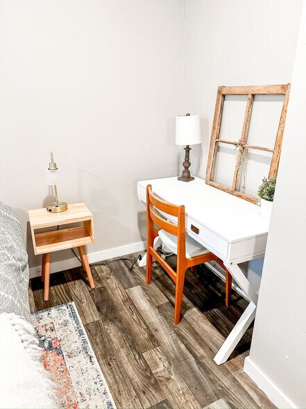 Building Photo - 1800 W Idaho St