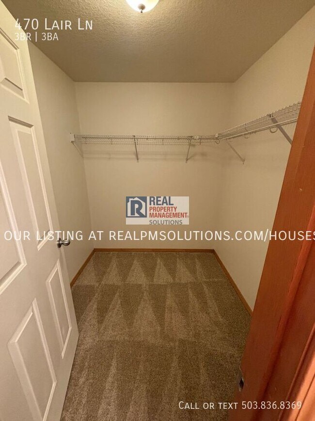 Building Photo - 470 Lair Ln