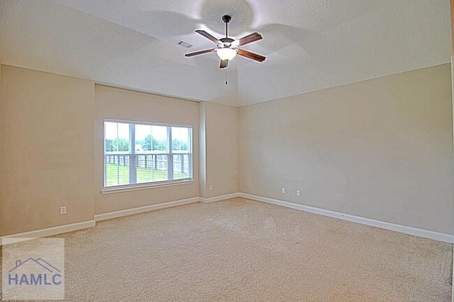 Building Photo - 582 Burke Dr
