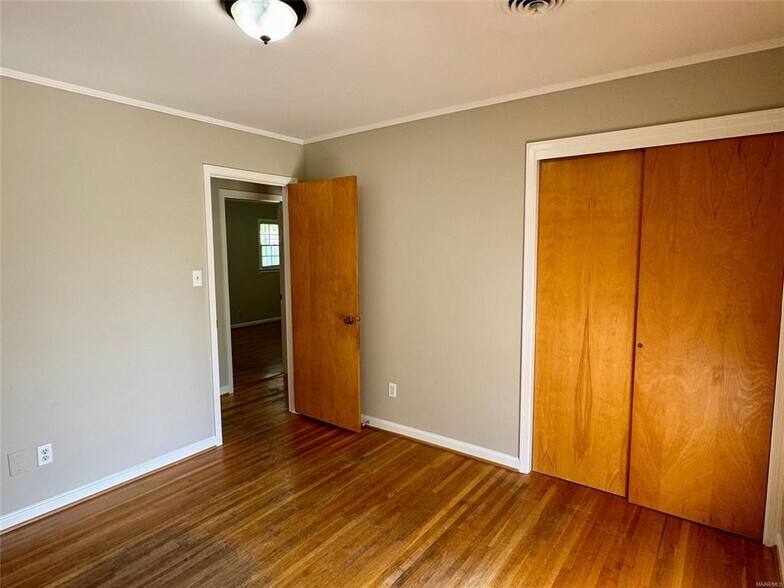 Building Photo - 3253 Windwood Dr