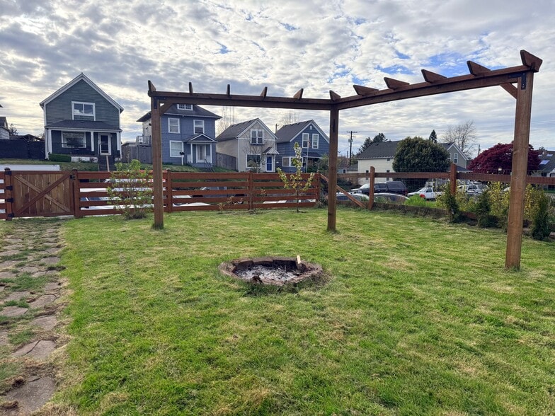 Building Photo - 2115 Wetmore Ave