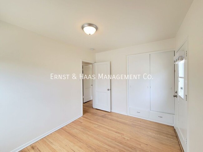 Building Photo - 3102 Ocana Ave