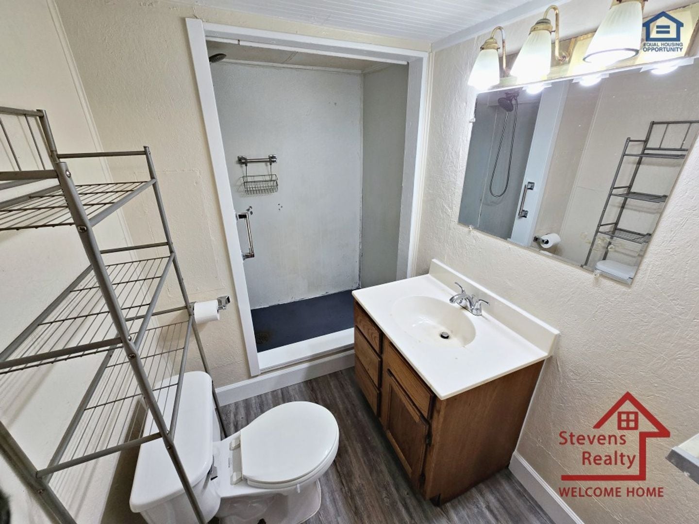 Building Photo - 1364 Crescent Dr