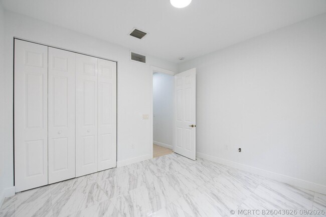 Building Photo - 4668 SW 183rd Ave