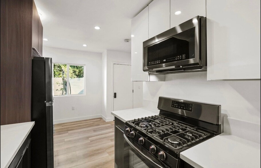 Building Photo - 2561 W Ave 30