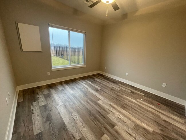 Building Photo - 16227/29 Ike Ct